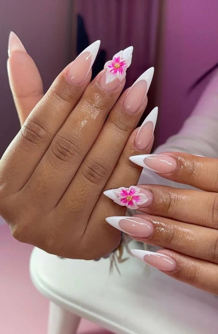 Floral accent nail set on almond shape